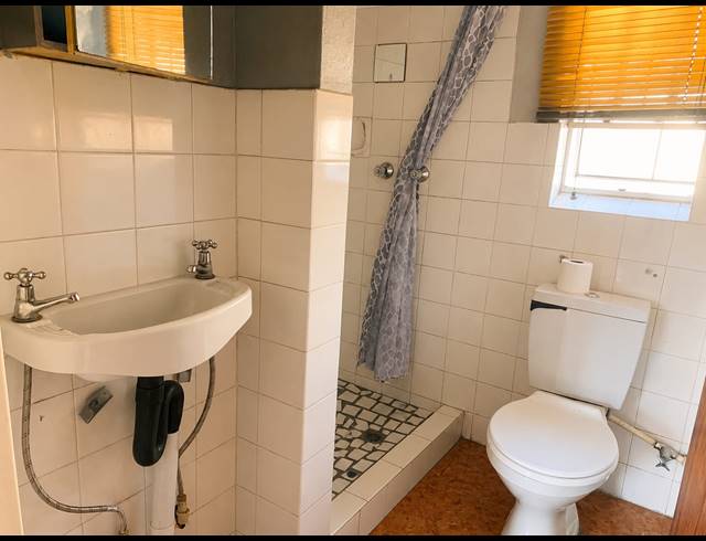 3 BEDROOM HOUSE FOR SALE IN VANDERBIJLPARK CE 5